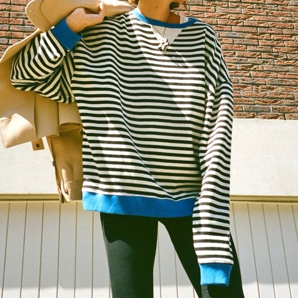 NWOT Striped Oversized Crewneck Top - Picture 2 of 9